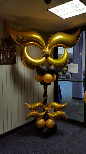 Mask Entrance Balloon Column