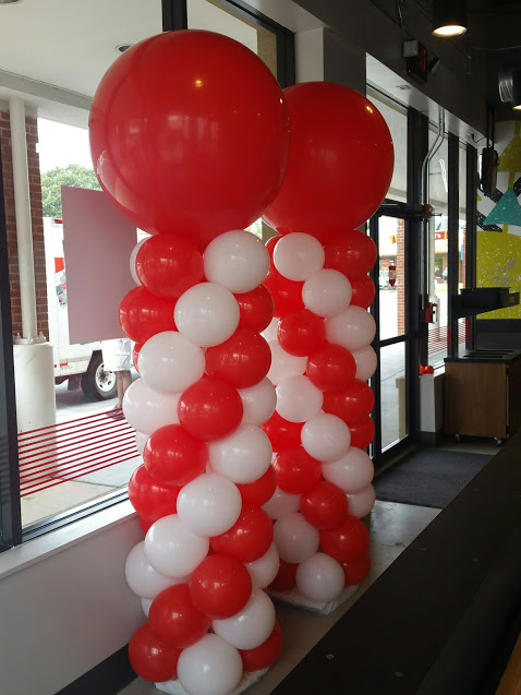 MOD Pizza Grand Opening Balloon Columns